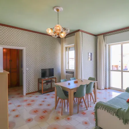 Apartmán Casa Diana Charme, Centro & Garage Ac & Wifi 6 Sleeps