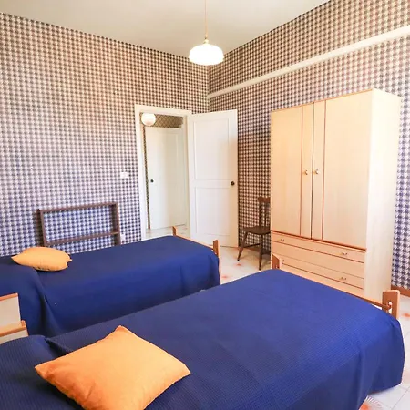 Apartmán Casa Diana Charme, Centro & Garage Ac & Wifi 6 Sleeps