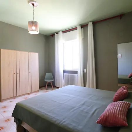 Casa Diana Charme, Centro & Garage Ac & Wifi 6 Sleeps Apartment *